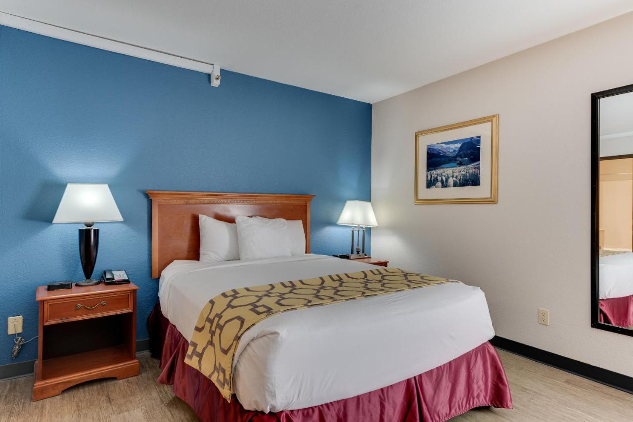 Baymont By Wyndham Salida Hotel Екстериор снимка