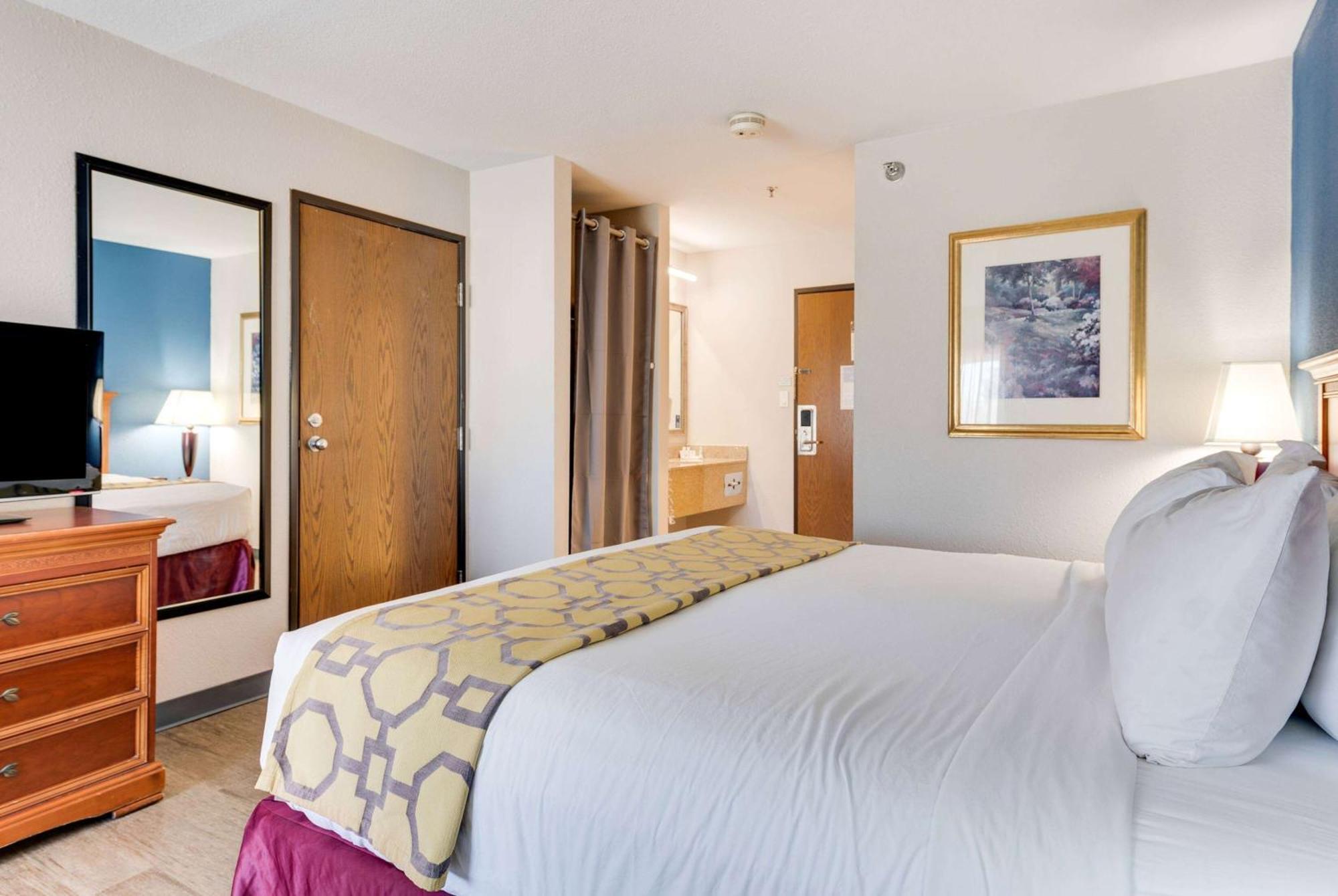 Baymont By Wyndham Salida Hotel Екстериор снимка