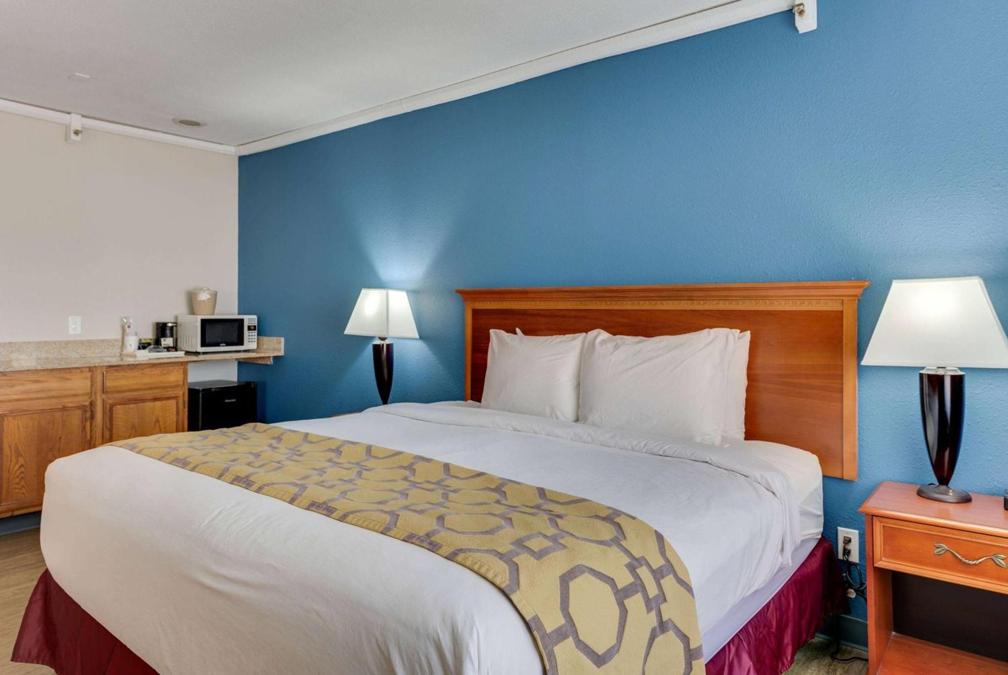 Baymont By Wyndham Salida Hotel Екстериор снимка