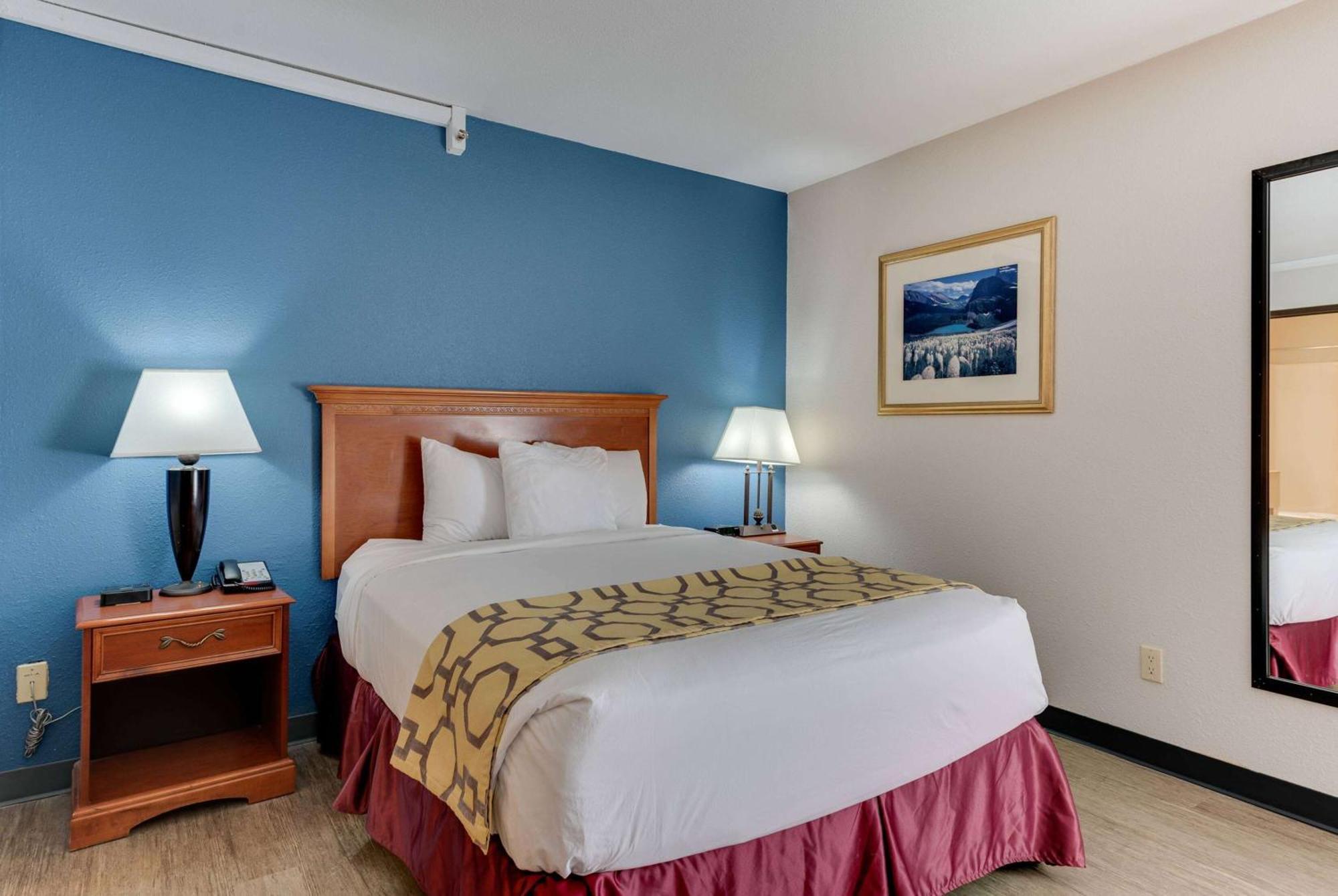 Baymont By Wyndham Salida Hotel Екстериор снимка