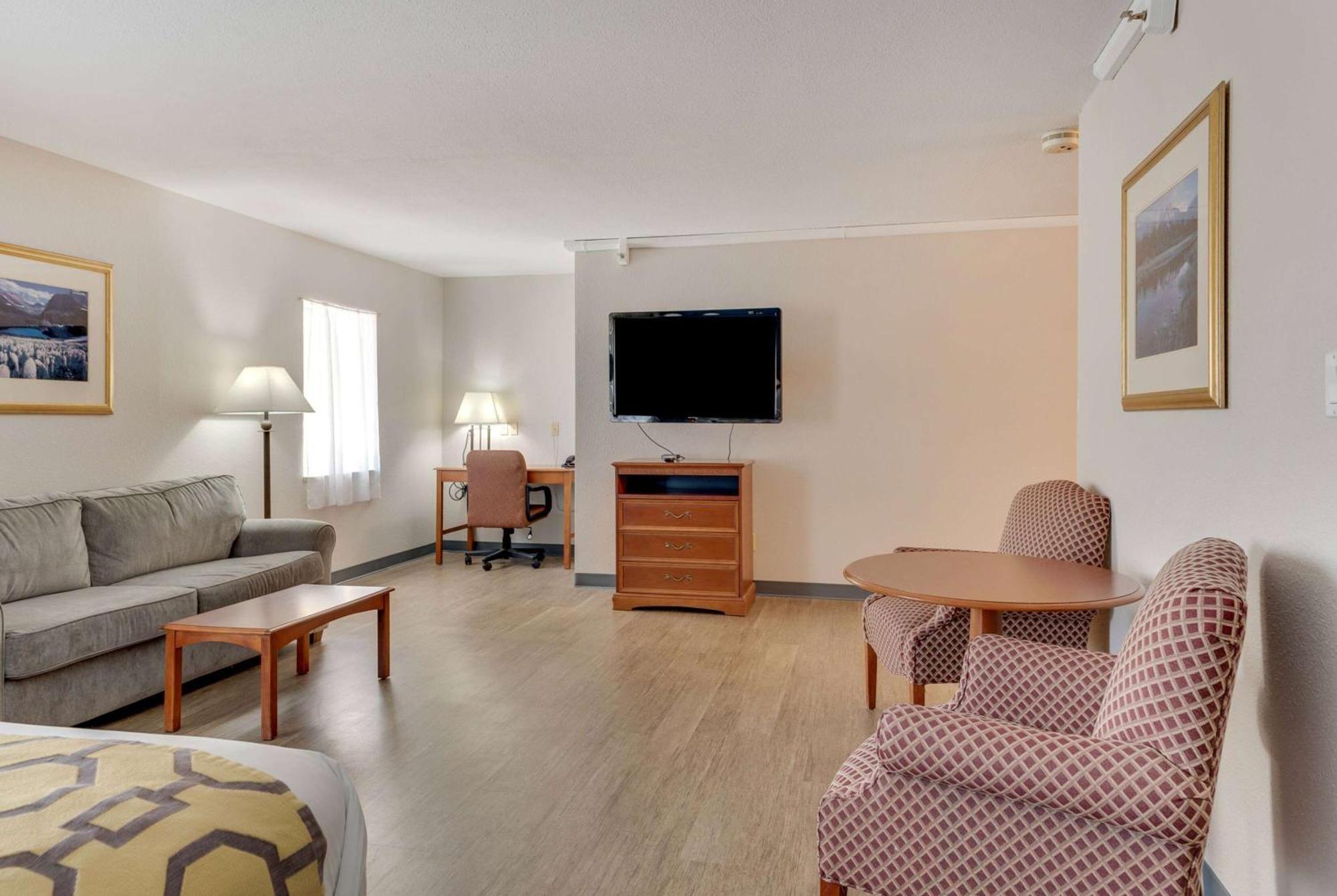 Baymont By Wyndham Salida Hotel Екстериор снимка