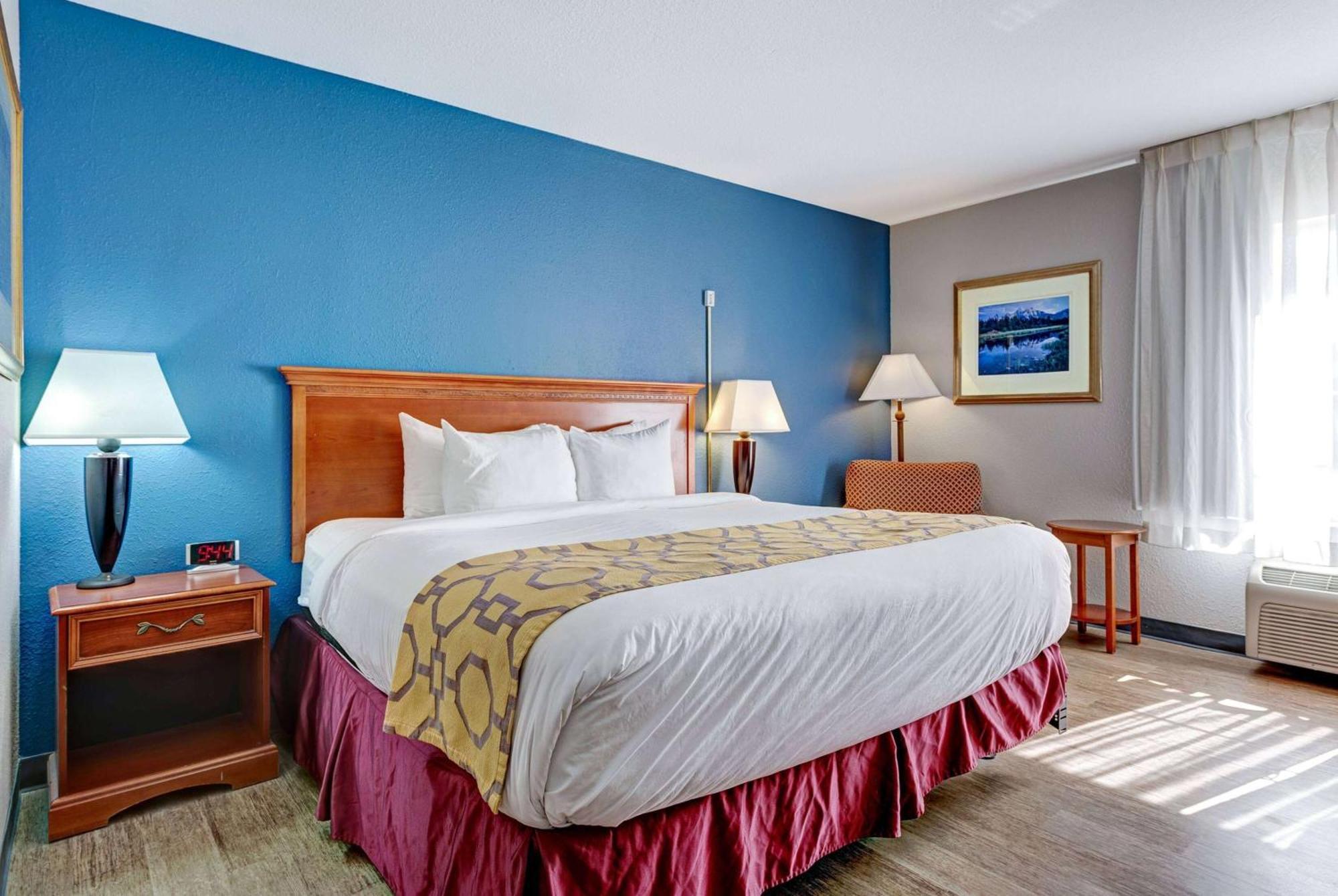 Baymont By Wyndham Salida Hotel Екстериор снимка