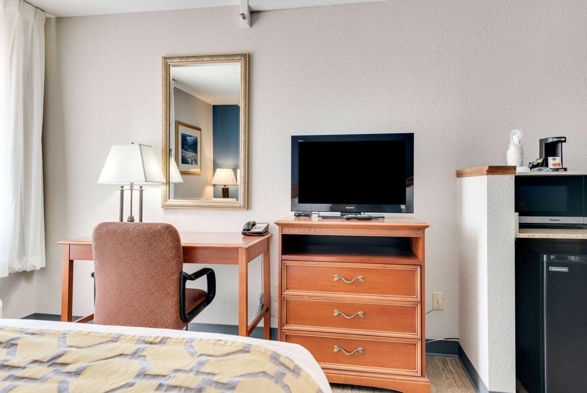 Baymont By Wyndham Salida Hotel Екстериор снимка