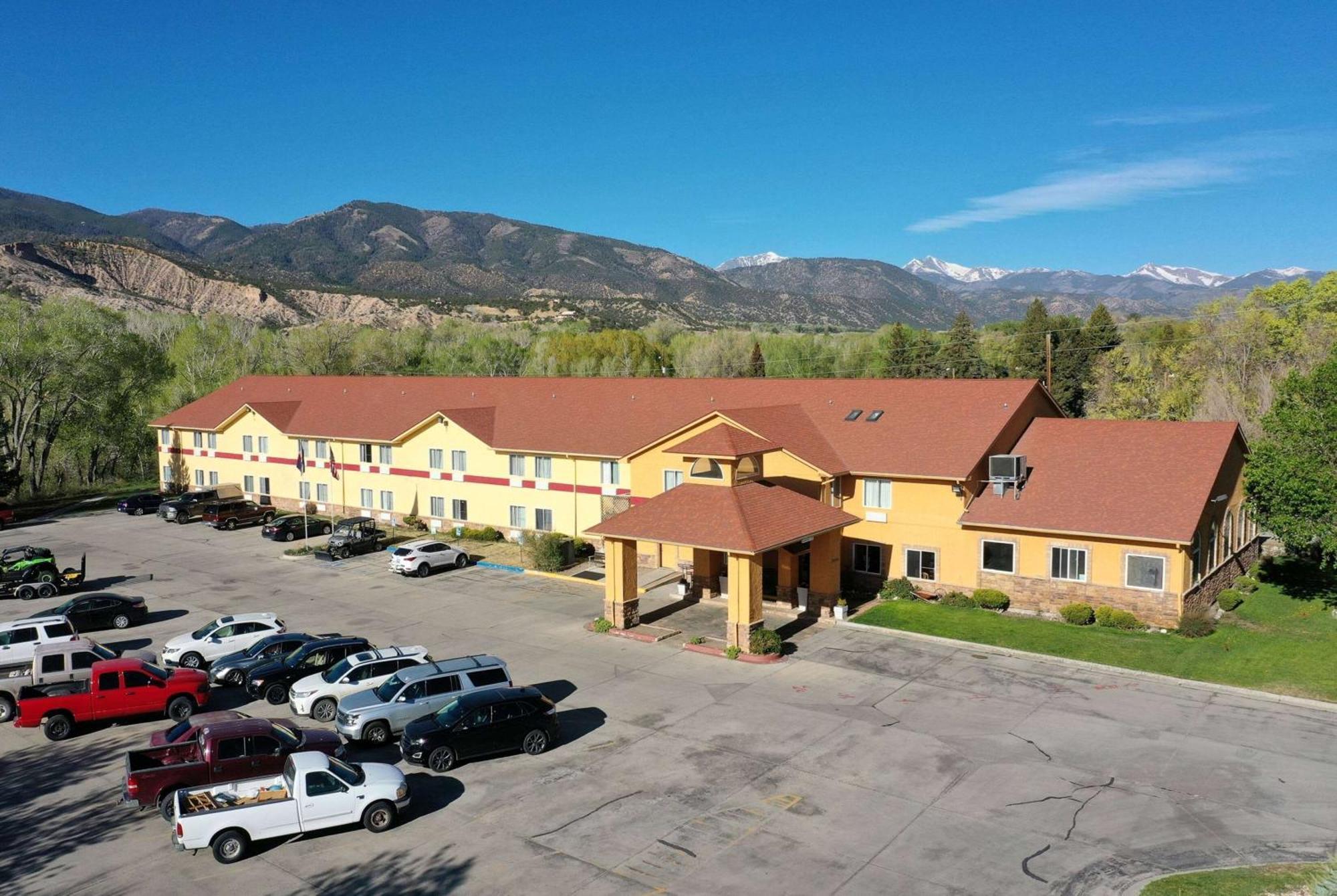 Baymont By Wyndham Salida Hotel Екстериор снимка